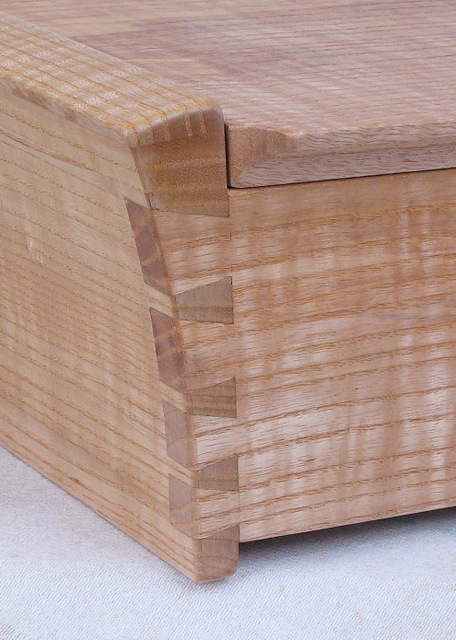 Front Left Dovetail Detail